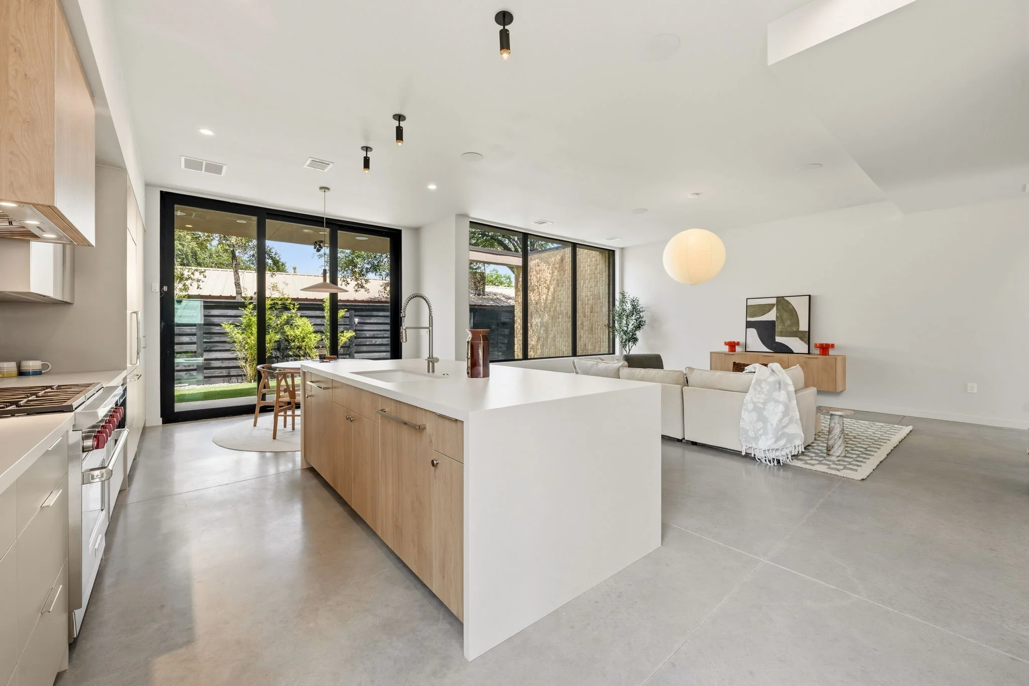 17-SQFT-1107 (1).jpg