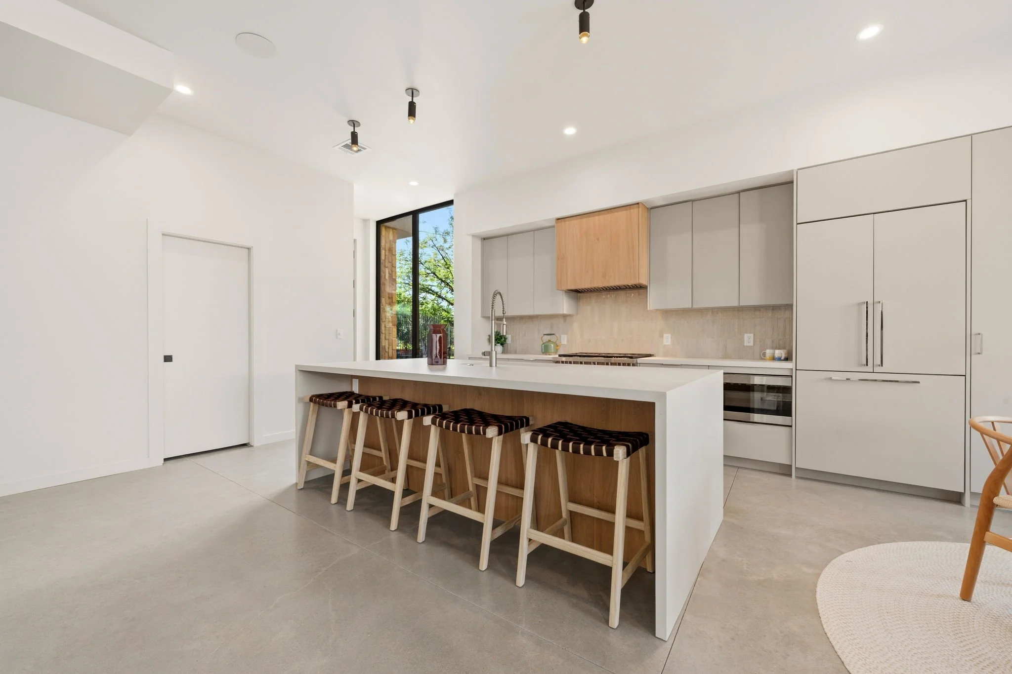 15-SQFT-1092.jpg