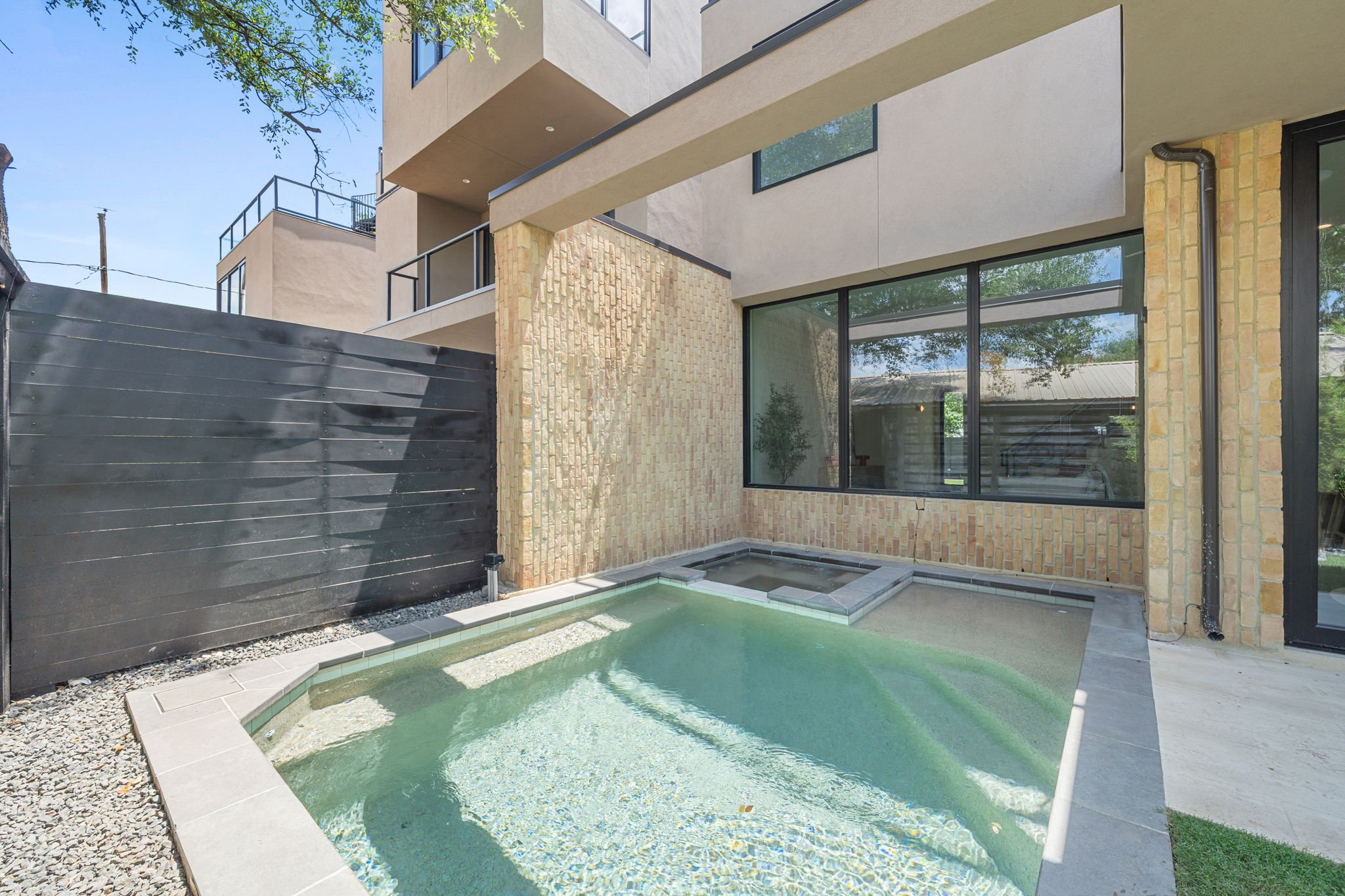 83-SQFT-1154.jpg