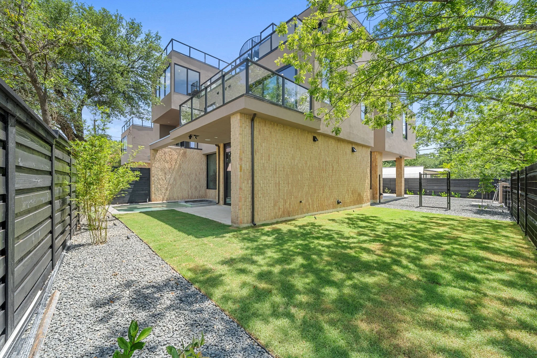 84-SQFT-1159.jpg