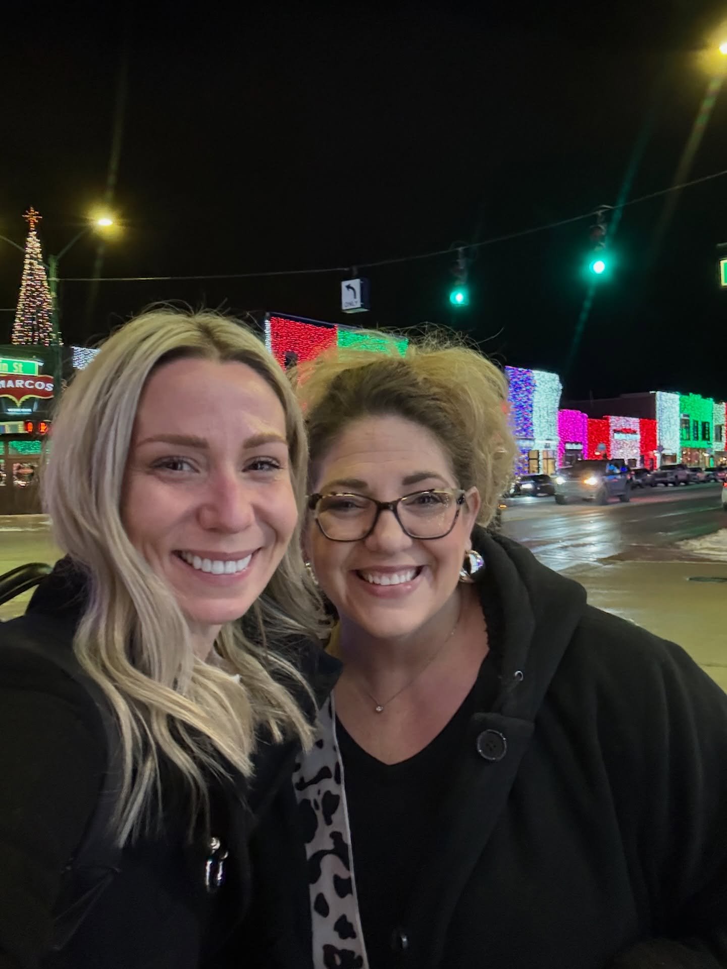 Happy birthday @andrea.nowicki - I hope your day is filled with all of the things you love! You certainly deserve it!!