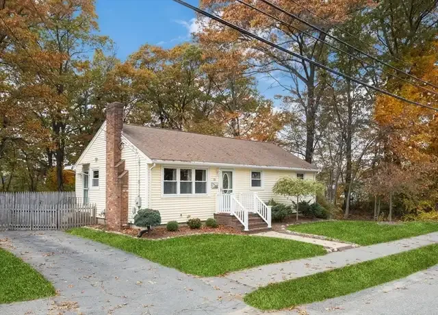 A house in South Norwwod MA 1.webp