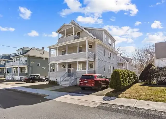 A House in Nahatan Norwood MA 3.webp