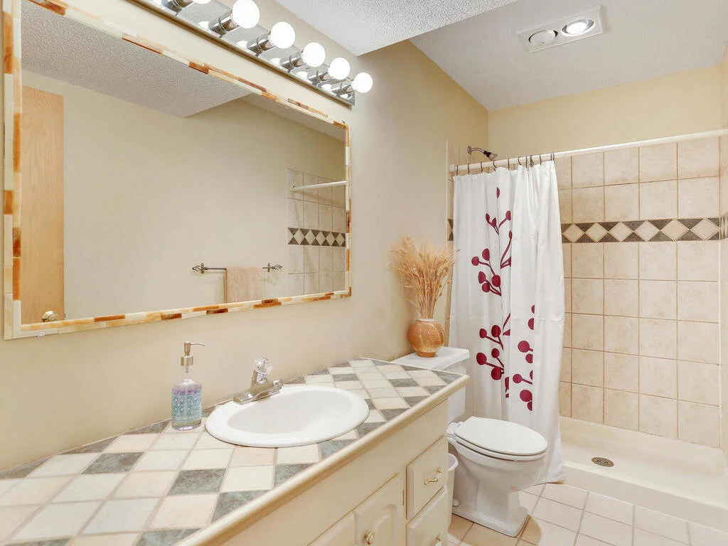 14720 39th Ave N Plymouth MN-067-053-th Ave66-MLS_Size.jpg