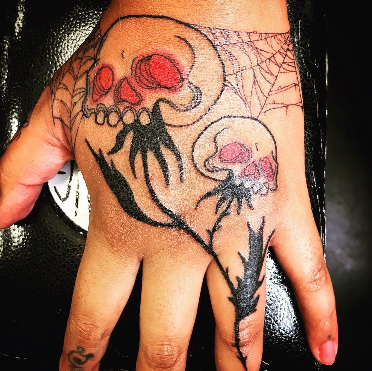 Check out this spooky ink by @theartant 🤟🏽

#tattoo #tattoos #tattooartist #art #artist #artofinstagram #artoftheday #horrorart #skulltattoo