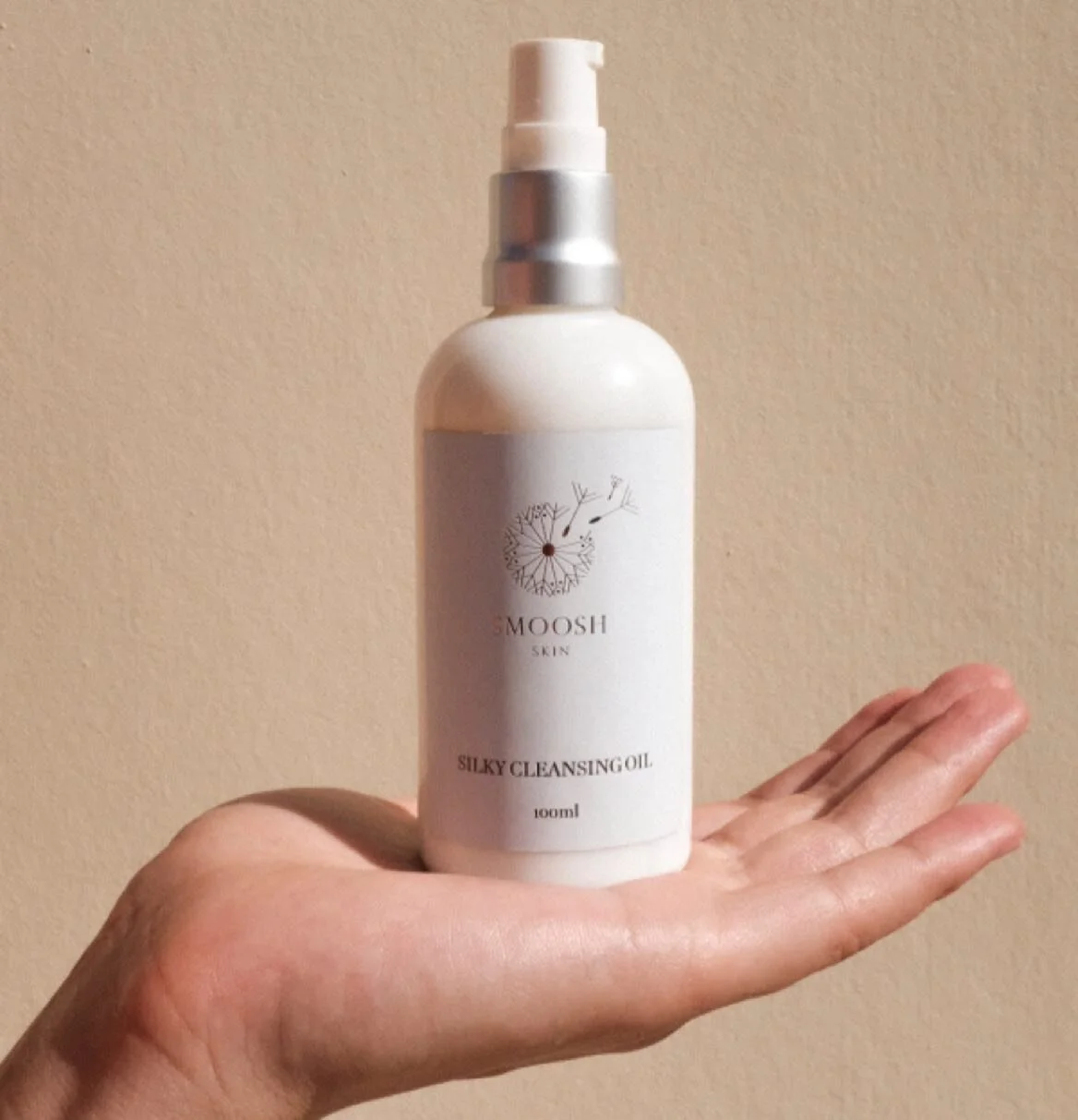 Using an oil cleanser can truly transform how your skin is feeling.  Harsh drying cleansers can be irritating and leave skin feeling tight and itchy. On the other hand, cleansers that aren&rsquo;t thorough enough will leave behind pore clogging grime