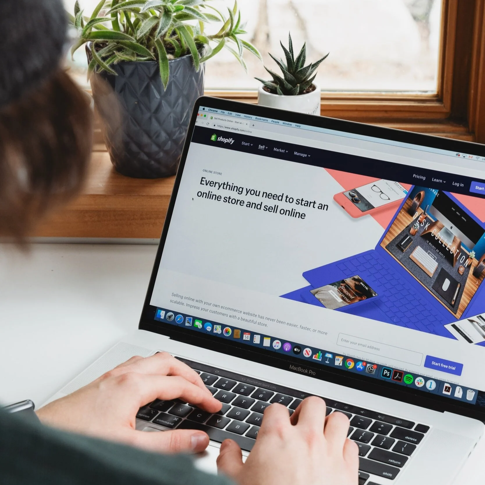5 Reasons Why You Should Be Using Shopify.