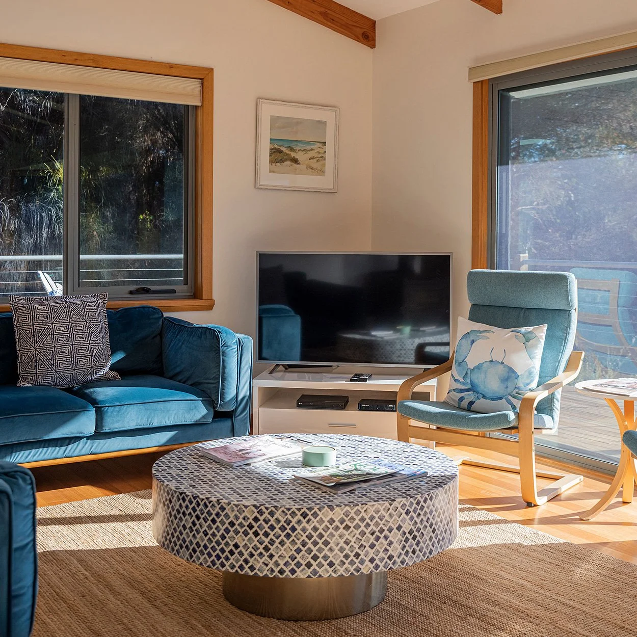 Lounge Room-5.jpg