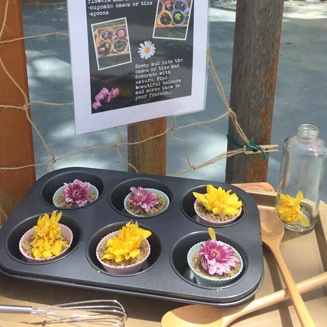 Cupcakes anyone?  Our flower and sand cupcakes stimulate sight, touch, and smell!  A beautiful multi-sensory activity to inspire the nature-lover in us all.
#summerschool #summerprogram #naturelover #naturalmaterials #outdoorlearning #cupcakes #flowe