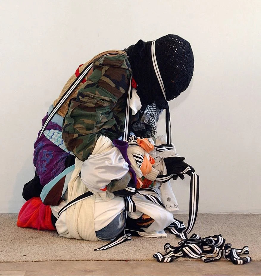 Bundle Me (performance), 2004