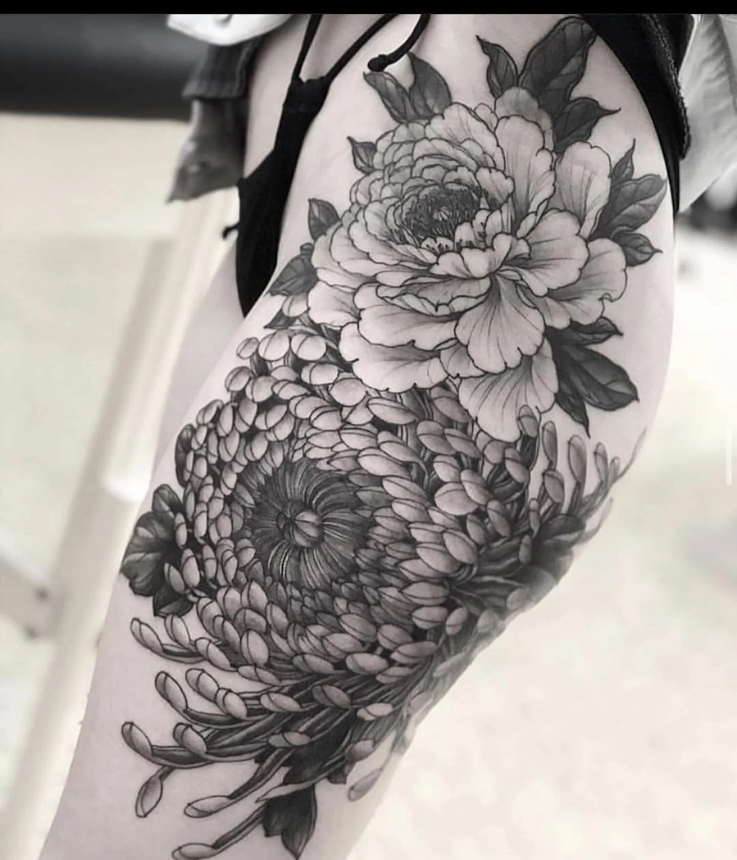 Botan Alley Studio. #burlingame #burlingametattoo #downtownburlingame #sanfrancisco #sanfranciscotattoo #sanfranciscotattooartist #girlswithtattoos #blackandgreytattoo #flowers #flowertattoo #floral #floraltattoo
#tattooedgirls #style #love #webstsgr
