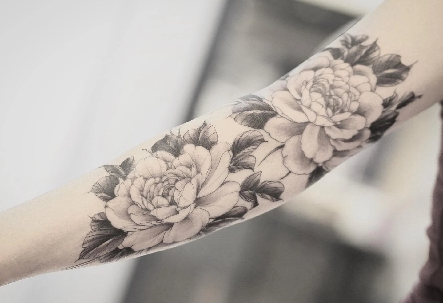Roses are always nice. #girlswithtattoos #blackandgreytattoo #flowers #flowertattoo #floral #floraltattoo #burlingame #burlingametattoo #downtownburlingame #sanfrancisco #sanfranciscotattoo #sanfranciscotattooartist
#tattooedgirls #style #love #webst