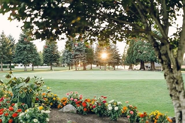 When we recently stopped by the Rock Creek Country Club, we really enjoyed the beauty of the surrounding scenery and our conversation with Liz (who accommodated us on a venue tour) was just as nice! Read more on our latest blog 🙂 👉👉 Link in bio

#