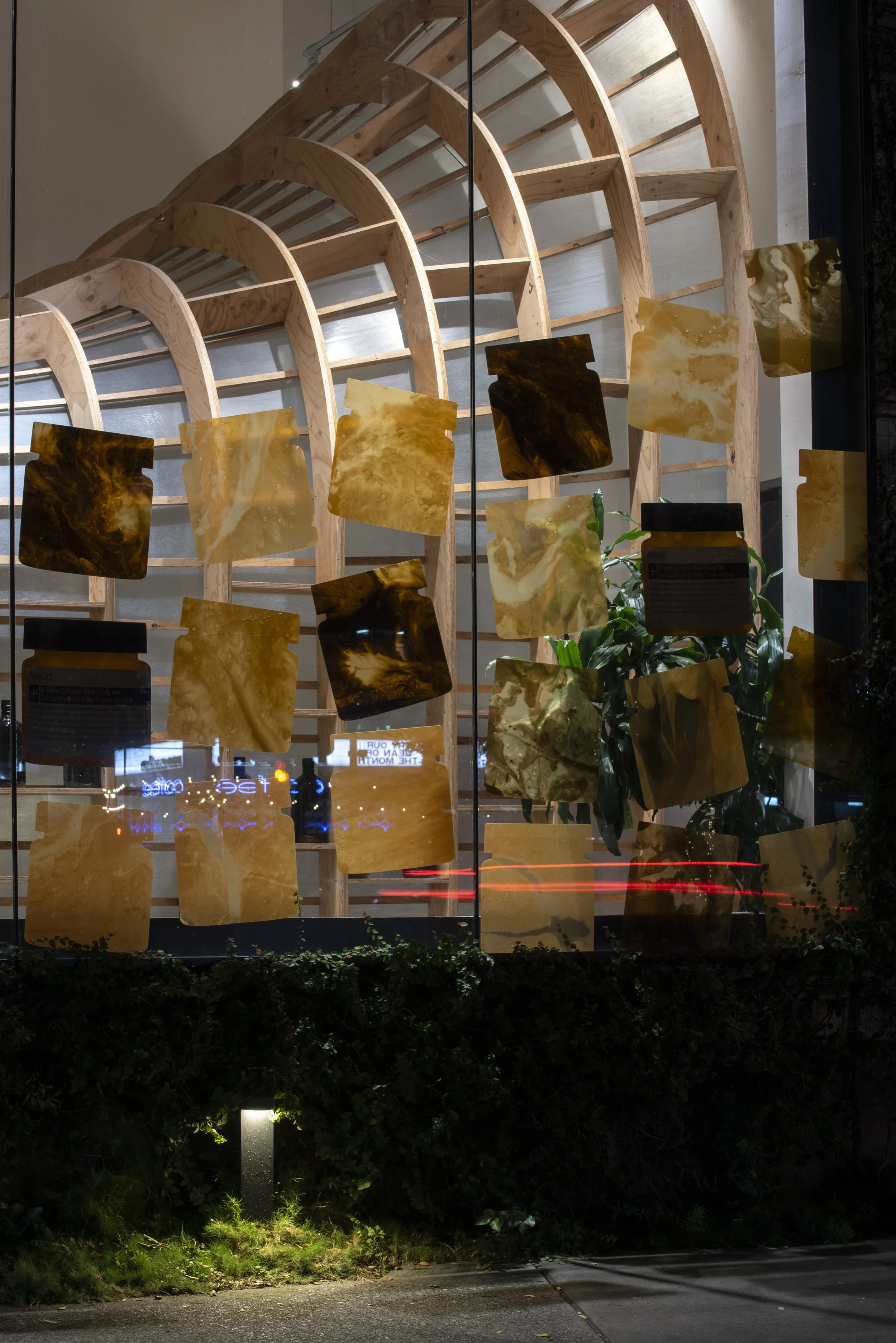 JessieFrench_AesopWindowDisplay_FortitudeValley_Night_006.JPG