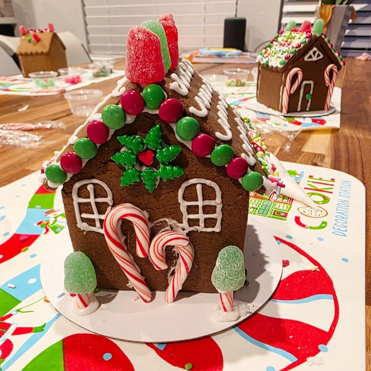 It's National Gingerbread House Day...and also the last day of my presale. Grab your gifts and kits while you can! 

https://www.juliasjustdesserts.com/christmas2025 

#gingerbreadhouse 
#huttotx 
#huttobaker 
#hutto
#juliasjustdesserts