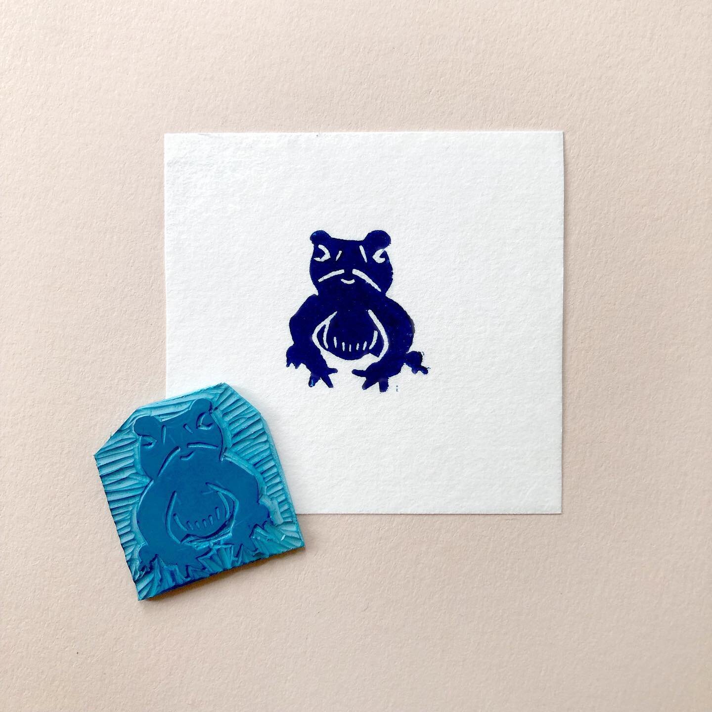 Just a little toad for #tinyprinttuesday 

#lino #linocut #print #newprint #blockprint #smallprint #toad #newink #miniprint #printmaker #illustrator #print #printisntdead #handcarved #printdesign #printlover