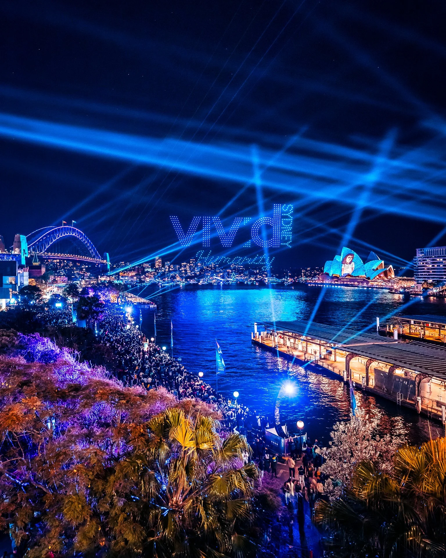 Henry-Li-Photography-Vivid-Sydney-2024-Love-is-in-the-Air-Drone-Show-Cahill-Expressway-2.jpg