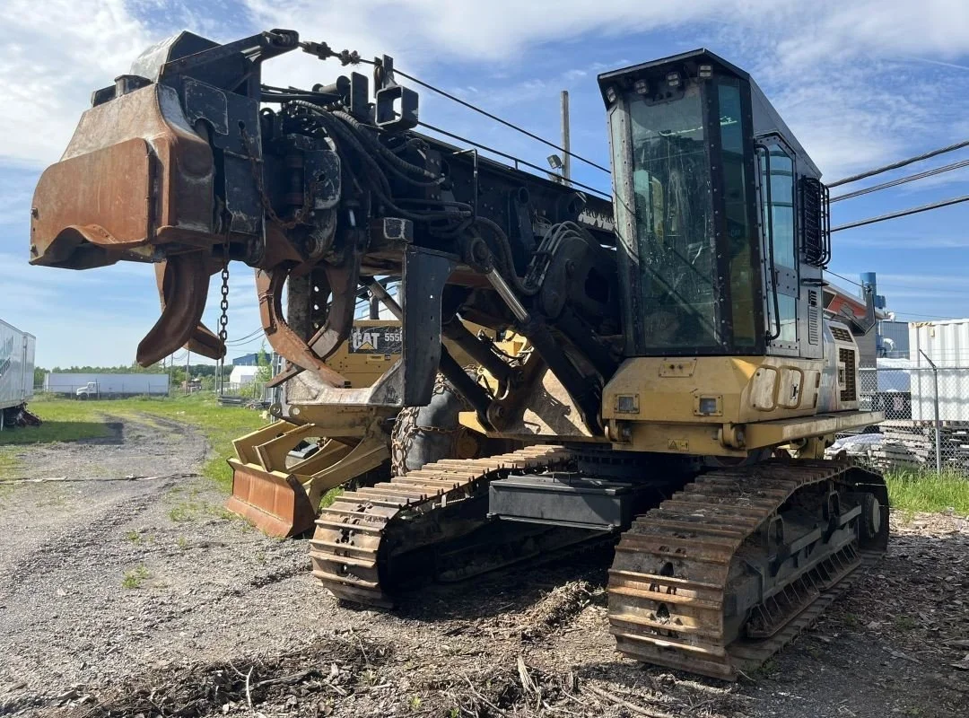 Caterpillar_320D_01.jpg