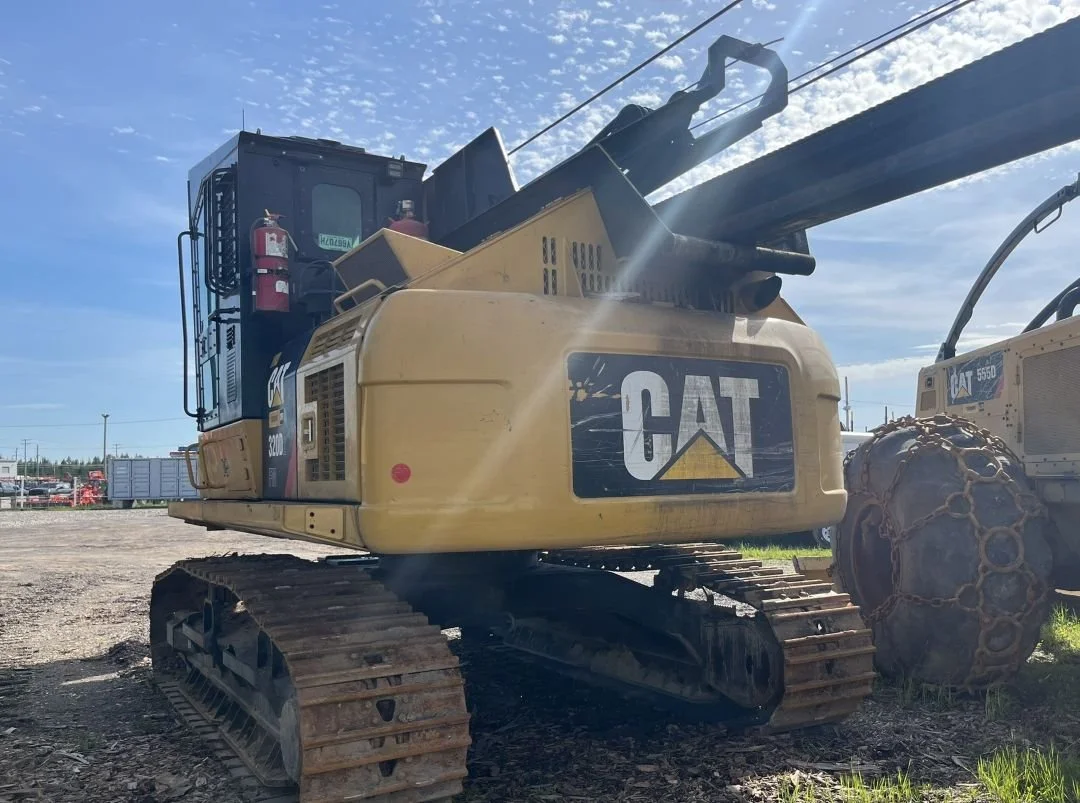 Caterpillar_320D_04.jpg