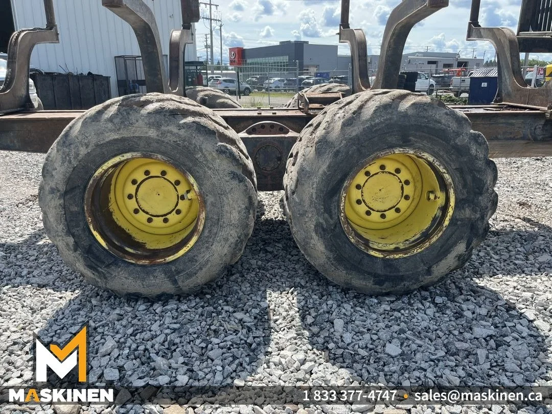 JohnDeere_1110E_Web_Photo-05.jpg
