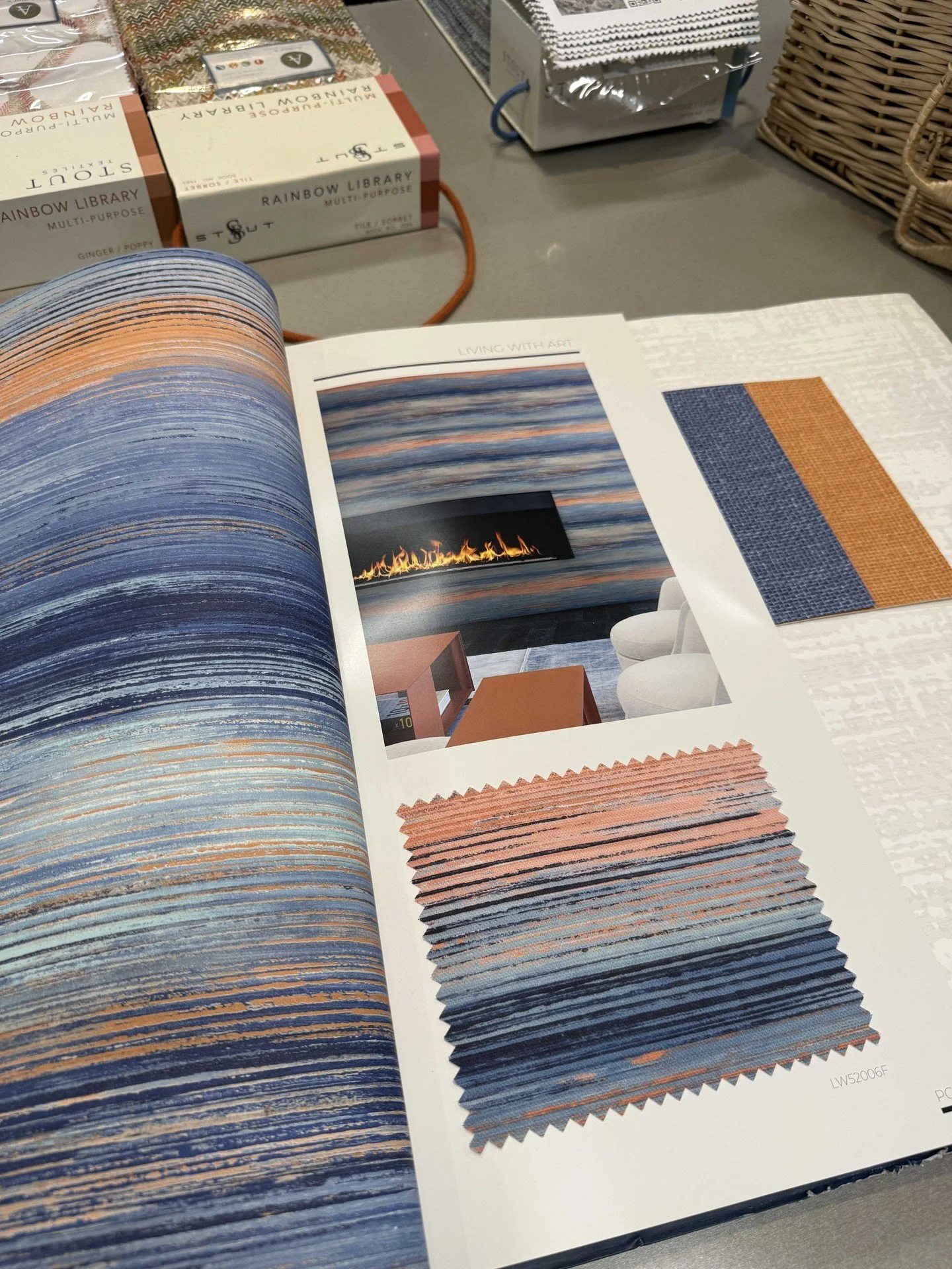 Wall paper is making a big comeback! ON SALE NOW. This isn&rsquo;t your grandma&rsquo;s wallpaper. Big patterns, chic metallics, instant personality. Accent one wall or all-in &mdash; your home&rsquo;s about to make headlines. 🌿🖤 #WallpaperRevival 