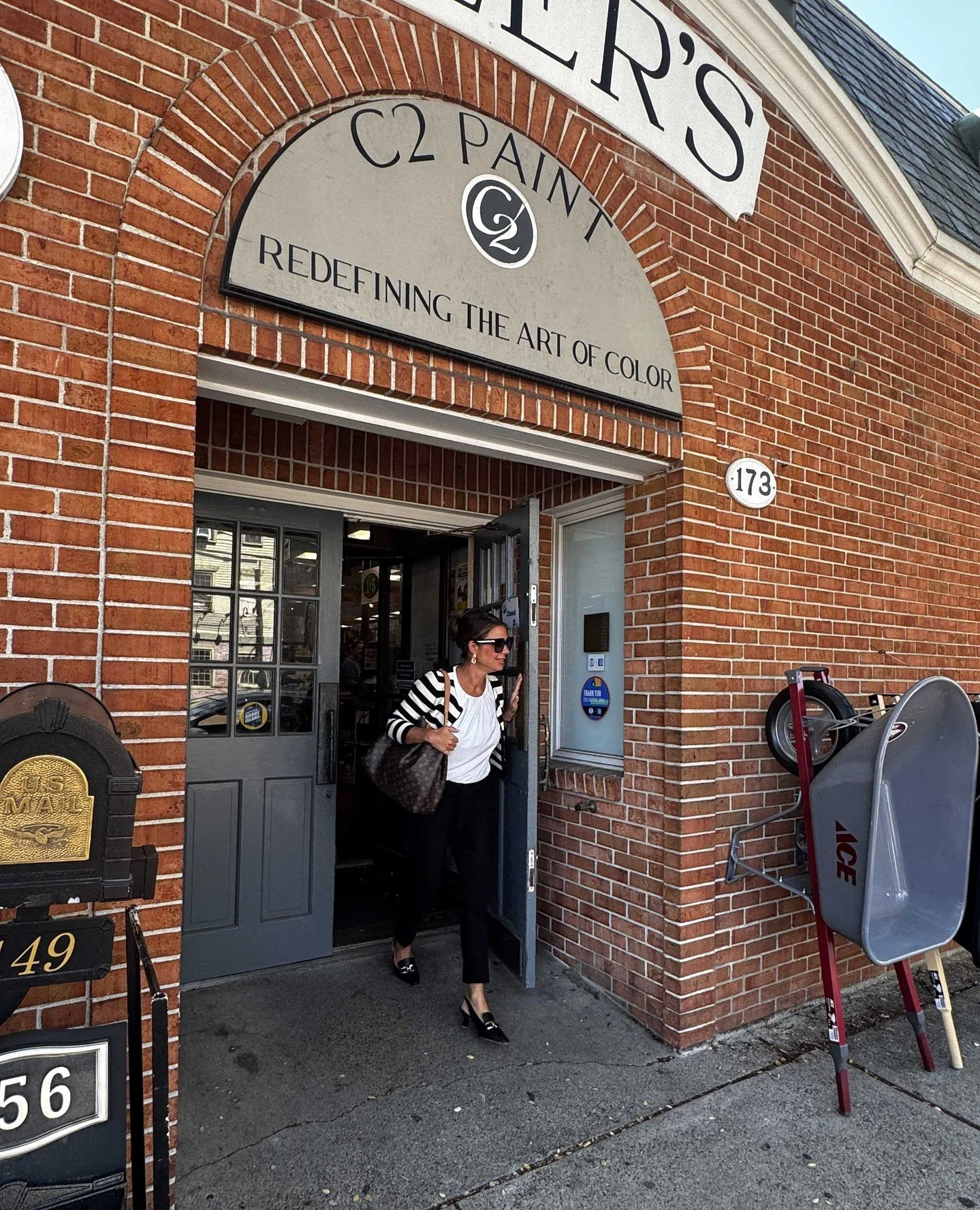 C2 HQ, 173 Wickenden St, Providence, RI 02903 💙 Ask for Harry.
.
.
#adlersri #adlersdesigncenter #adlershardware #designgoals #beautifulinteriors #hardwarestore #familyowned