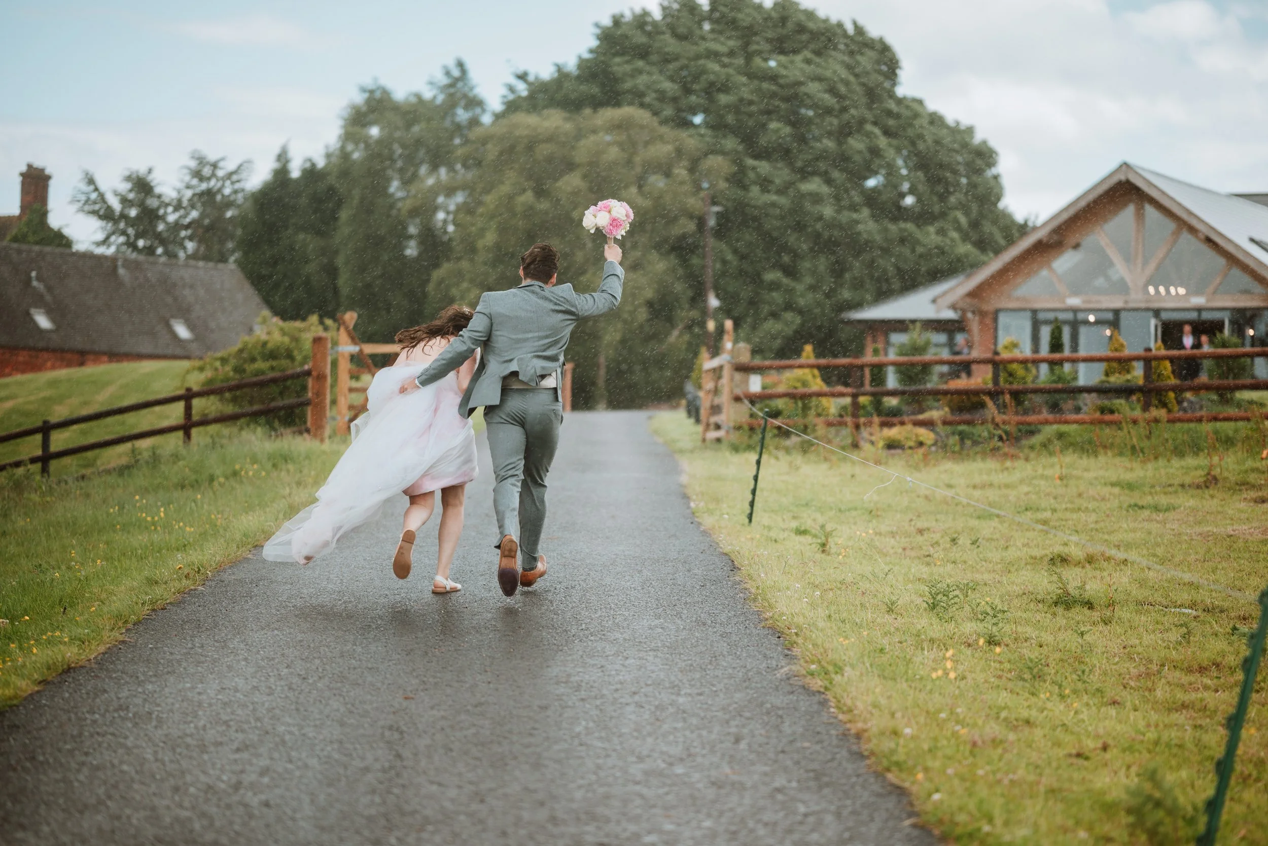 Amy and Pete Blithfield Lakeside Barns (181 of 899).jpg