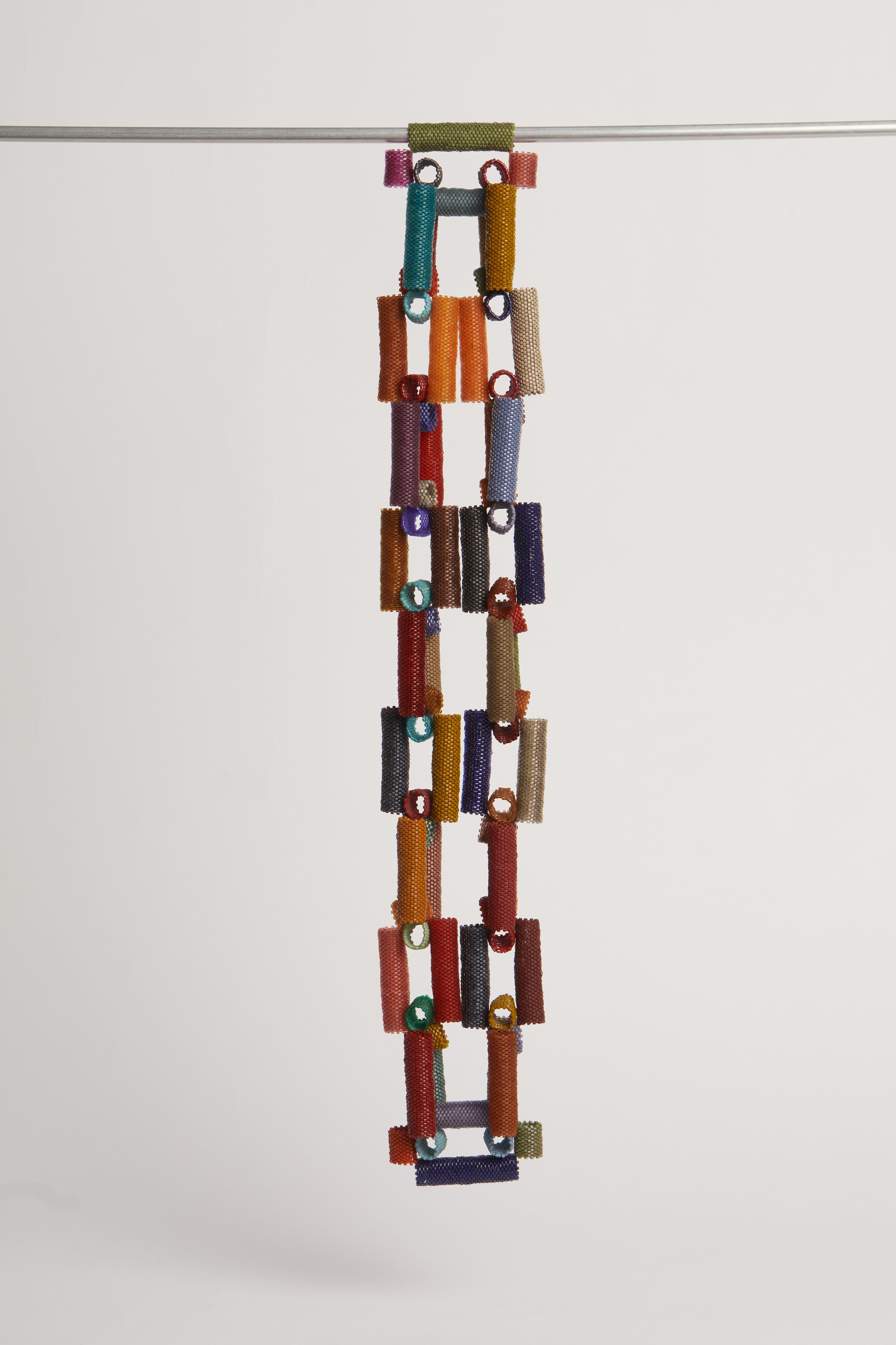 Broadhead_Hollow Chain dark.jpg