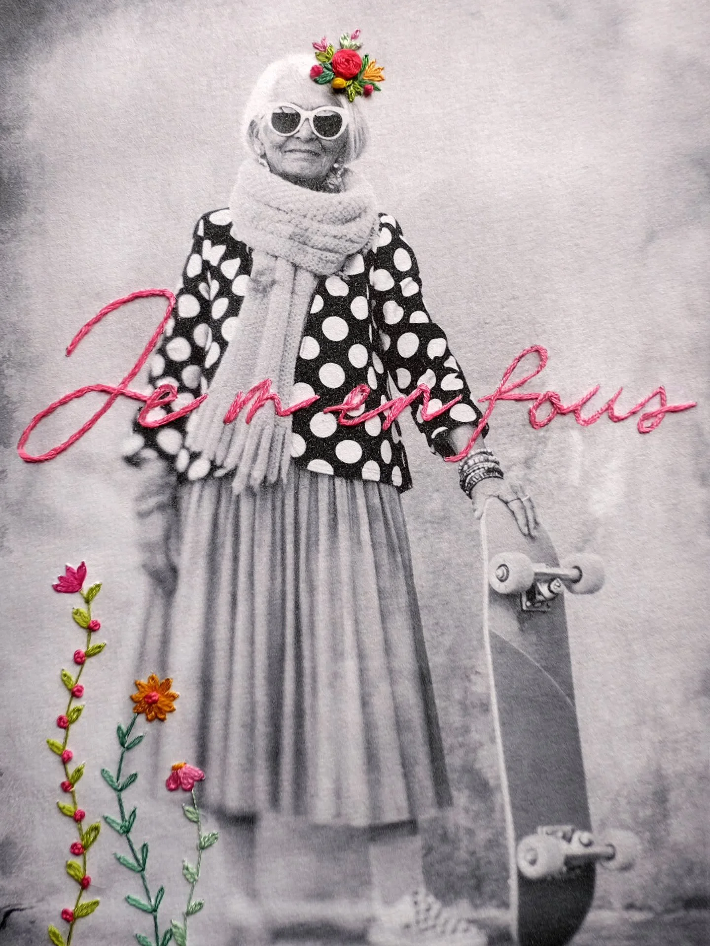 Elle a cess&eacute; d&rsquo;&ecirc;tre aimable
c&rsquo;&eacute;tait devenu fatigant
Elle a gard&eacute; les fleurs
et cong&eacute;di&eacute; le reste
Je m&rsquo;en fous
mais avec &eacute;l&eacute;gance...

(pi&egrave;ce brod&eacute;e &agrave; la main