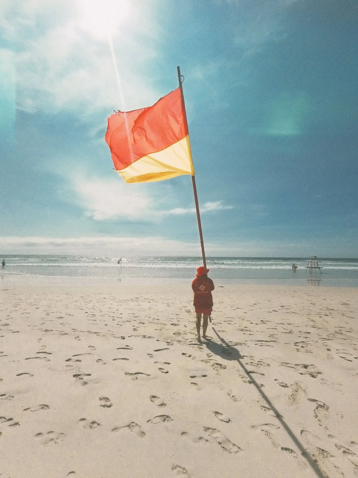 Bient&ocirc;t mon monde va changer.
Peut &ecirc;tre que parler de monde quand il ne s'agit que de quelques kilom&egrave;tres carr&eacute;s est un peu excessif , mais c'est une r&eacute;alit&eacute; .
Les dunes, la plage se transforment doucement .
De