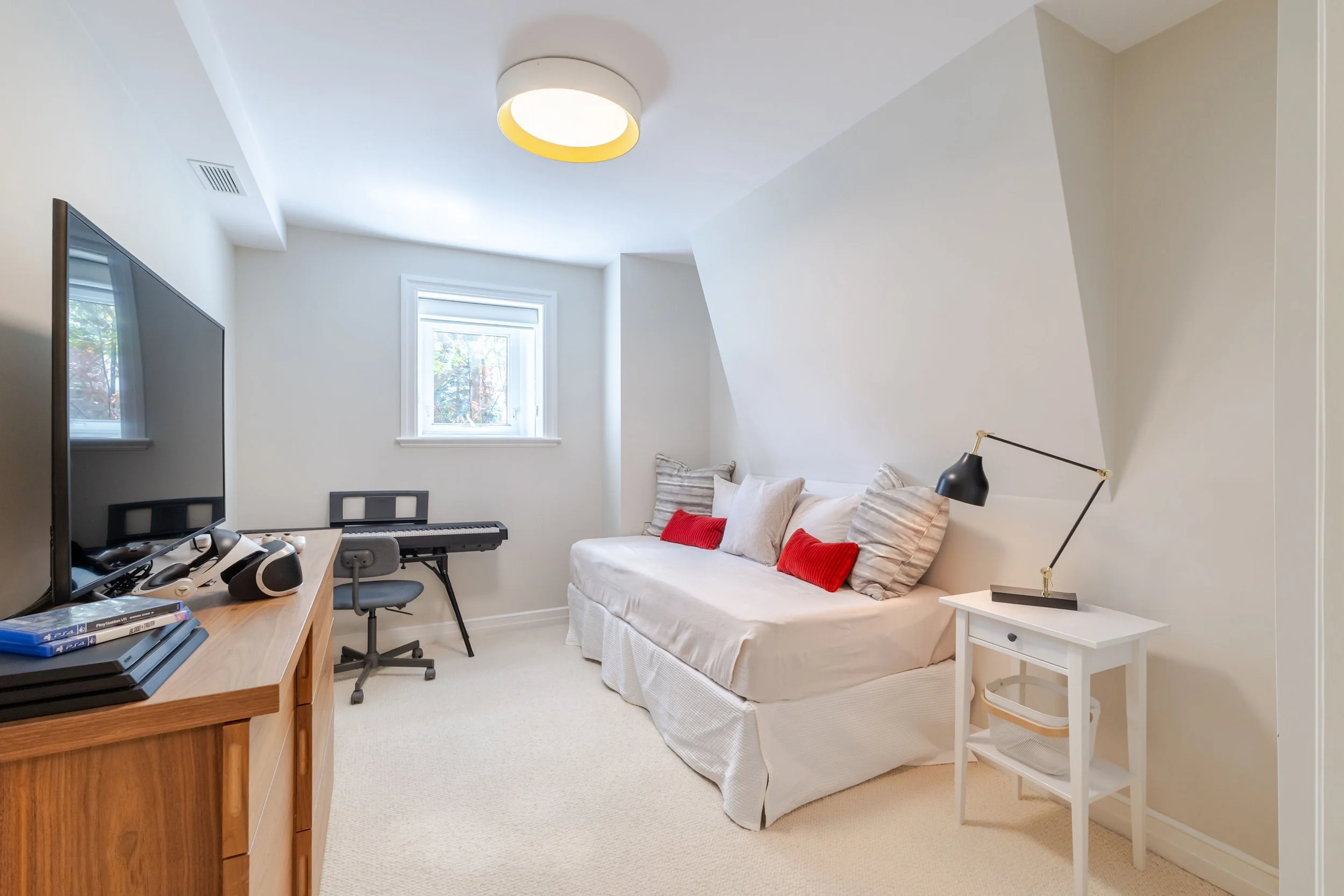 765UpperBelmont-Westmount-36.jpg