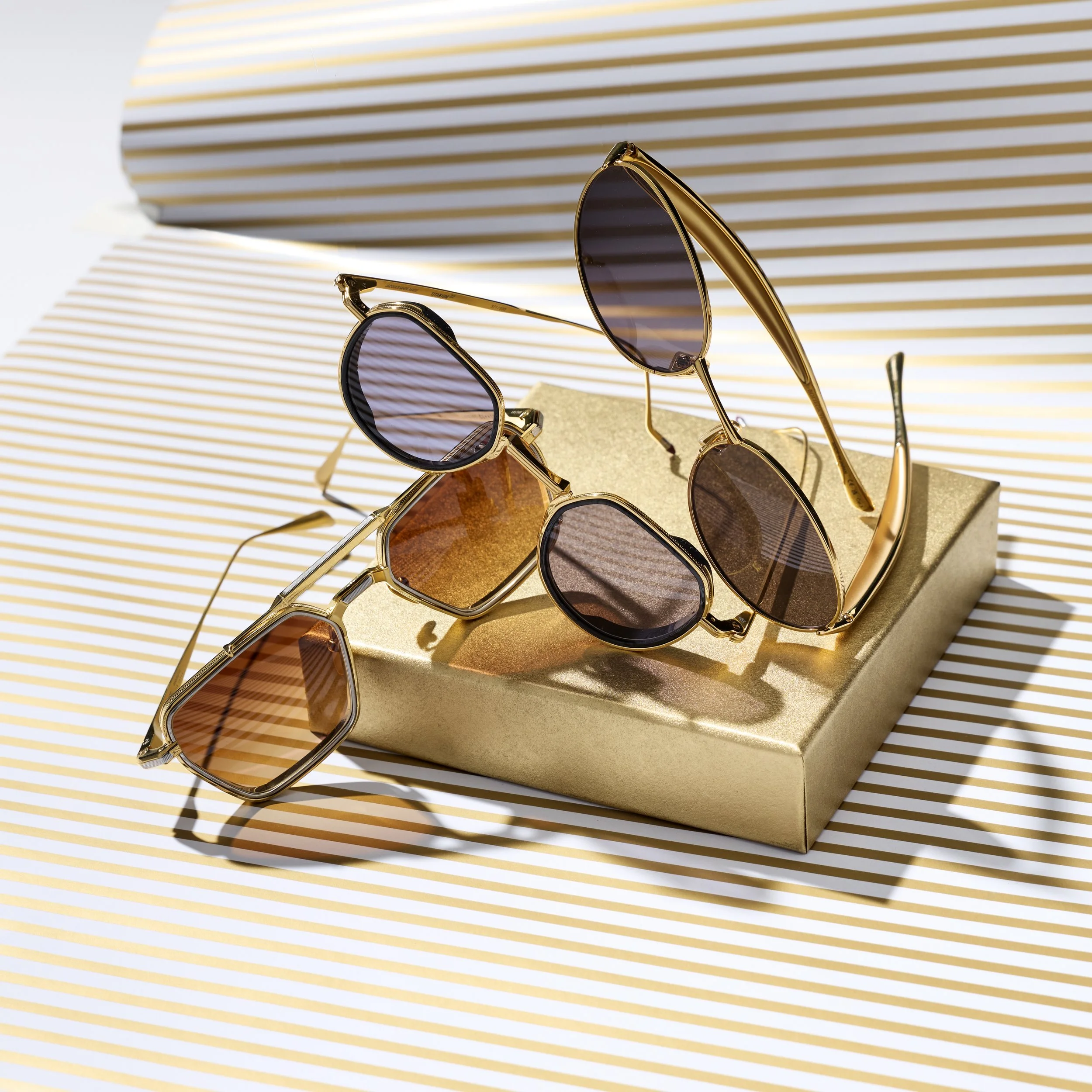 HolidayBe_26_Luxe_Product_Sunglasses.jpg