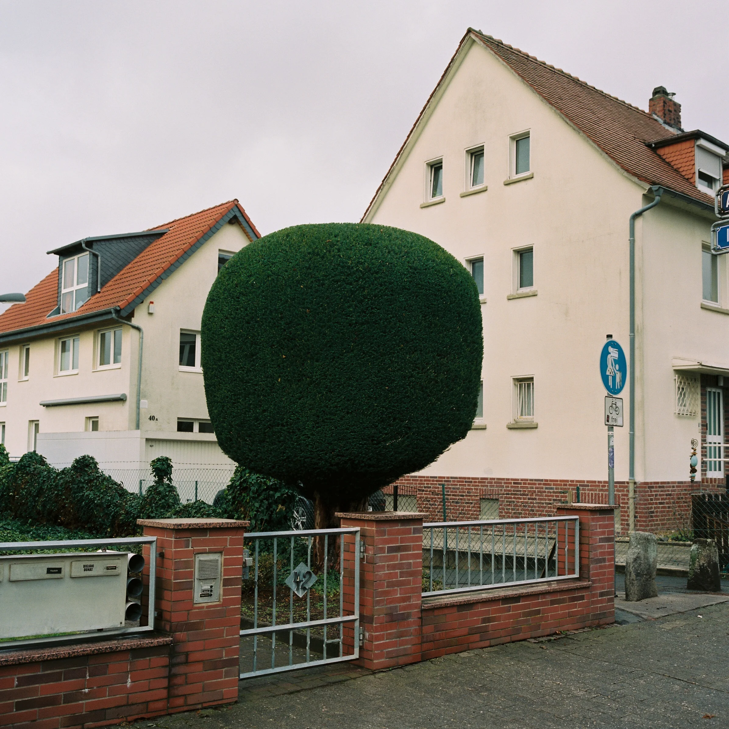 R1-02418-0005.jpg
