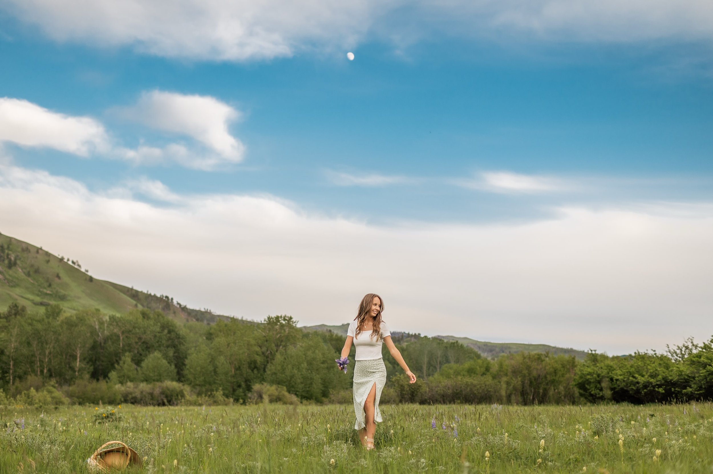 Name a better combo than Senior portrait sessions and Montana wildflowers?