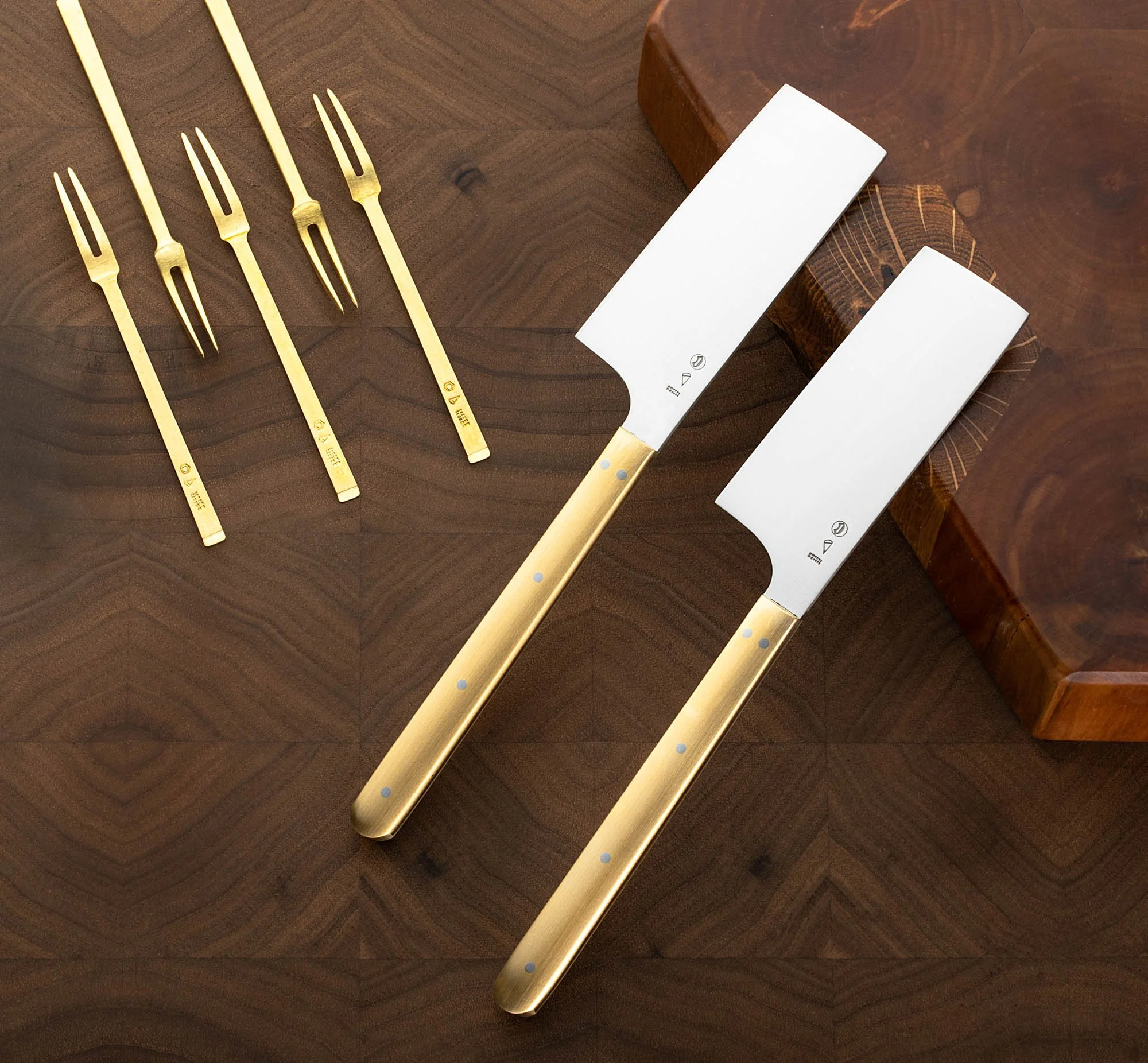 azmaya-cheese-knife-petit-brass-forks-content-1.jpg