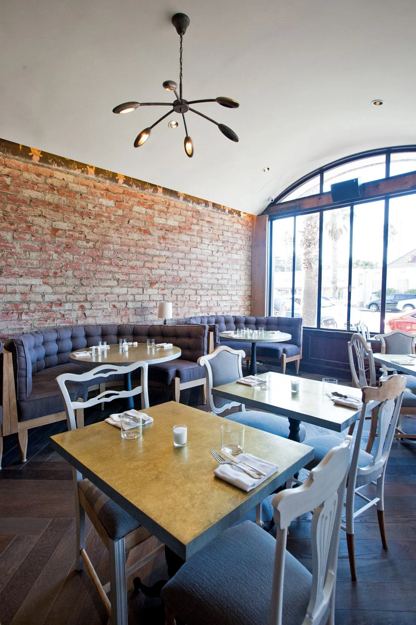 @Elizabethdaniels01 2518 Wilshire Blvd(Cadet)_Interior_Vertical_Dining.jpg