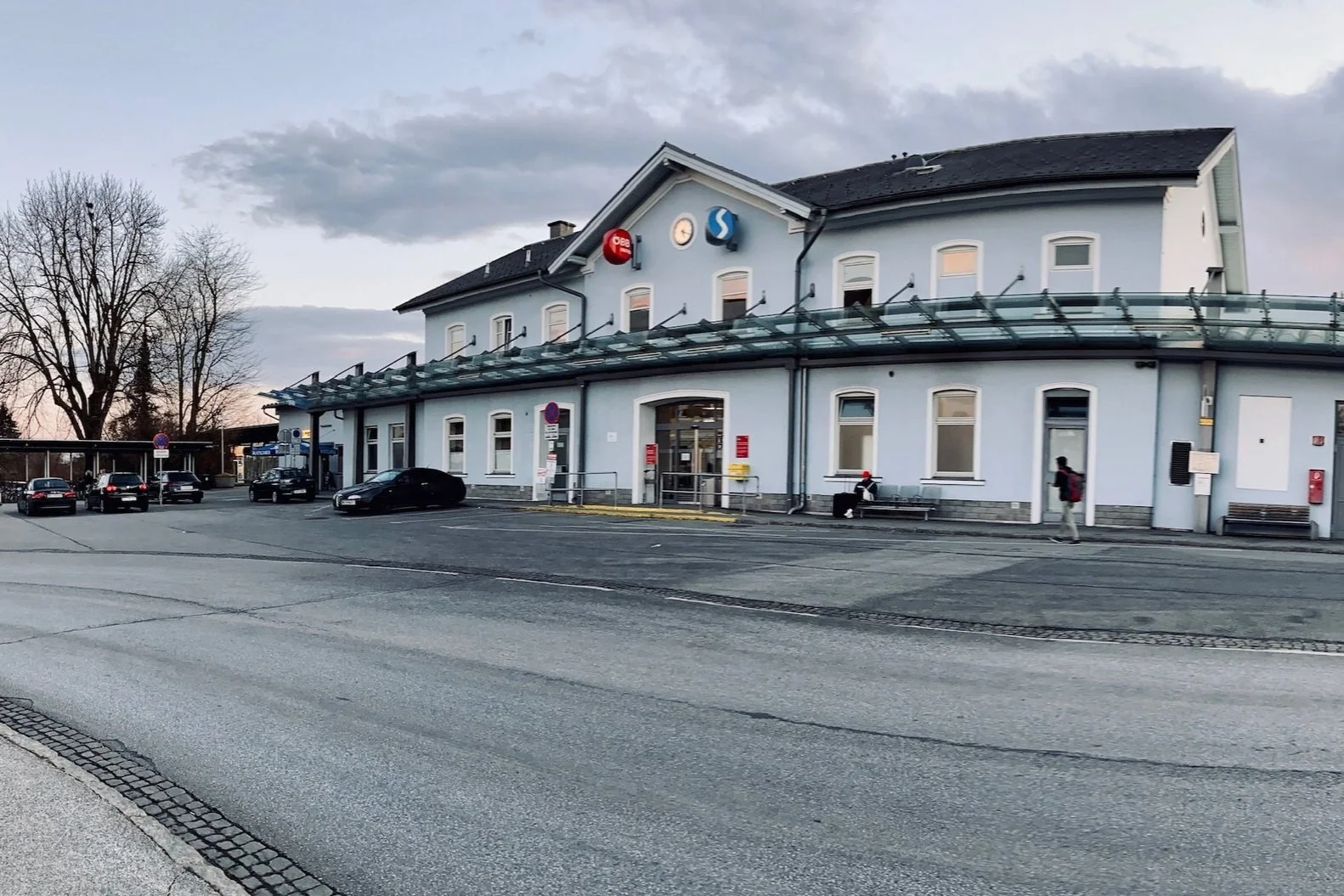 Bahnhöfe. Die Tore einer Stadt