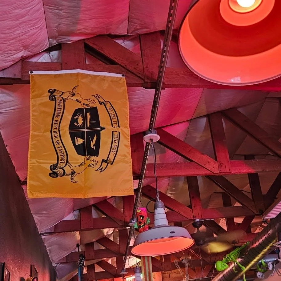 We have the best friends!
Thanks to @mydogeatspecans & @pricklynopales family for bringing in a couple of cool items to display at Oro! (If you're lucky you can get the story behind these items 😮). If you have something that you would like to e