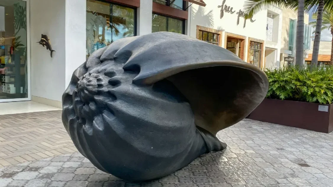 Large-scale bronze sculpture commissioned for the sculpture garden at Westfield UTC in La Jolla.