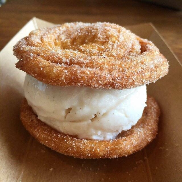 Warm churro ice cream sandwiches 😋 #doitforthedonk #sarasota #indianharbourbeach #cocoabeach #churros #biteitseewhathappens