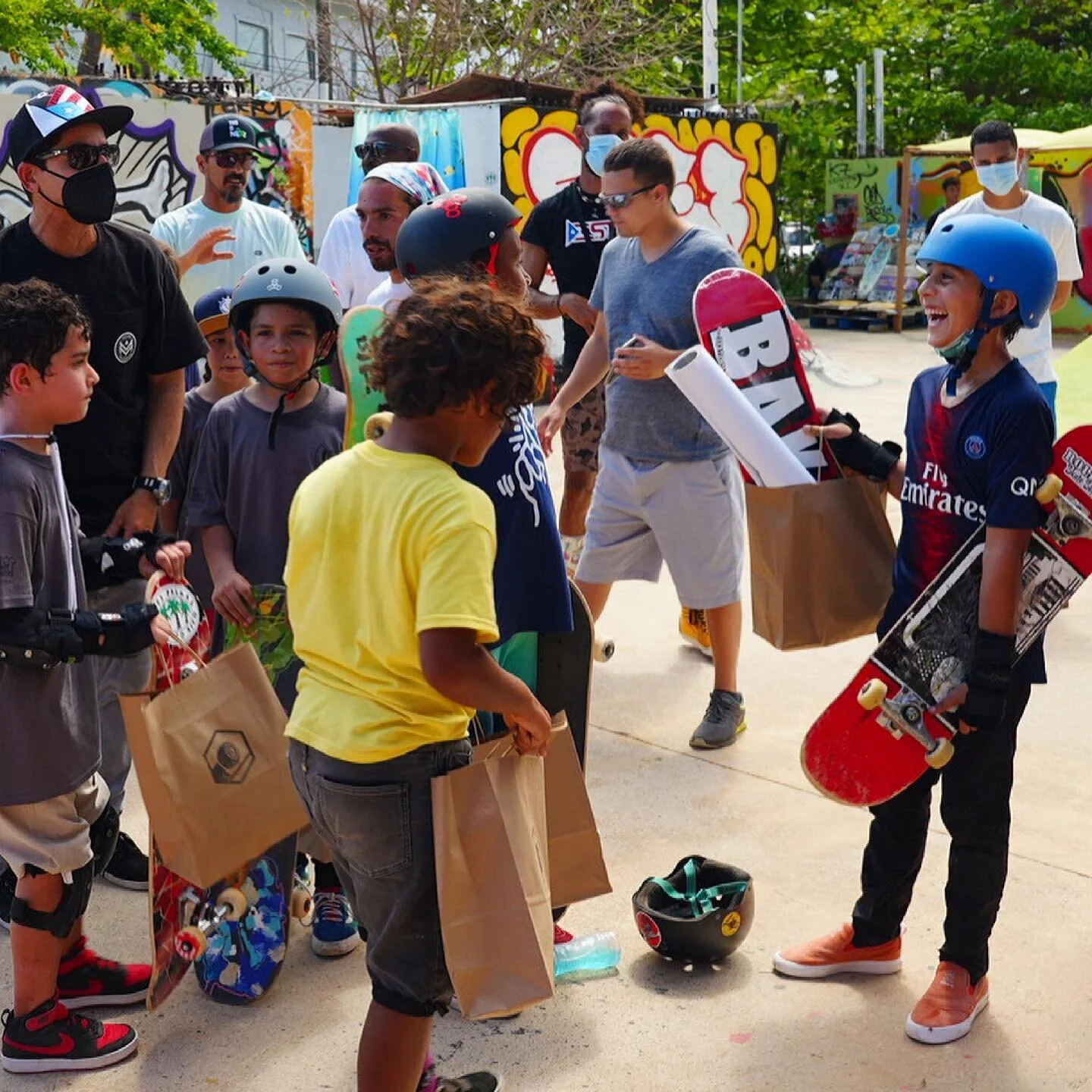 Big Love to the next generation of #Boricua Sk8ers thank you to Fundación @patineteropr pushing Deporte &bull; Educación &bull; Cultura 📸 @fistuptv 

Today sábado, 20 de marzo de 2021, todos los caminos conducen para &ldquo;el spot&rdquo; de @puntalasmarias en #SanJuan para apoyar a nuestro gran amigo @steven_pineiro en su ruta a los Juegos #Olímpicos de #Tokio. #patinetero #patineteropr #defendpr #stevenpineiro #defendpuertorico