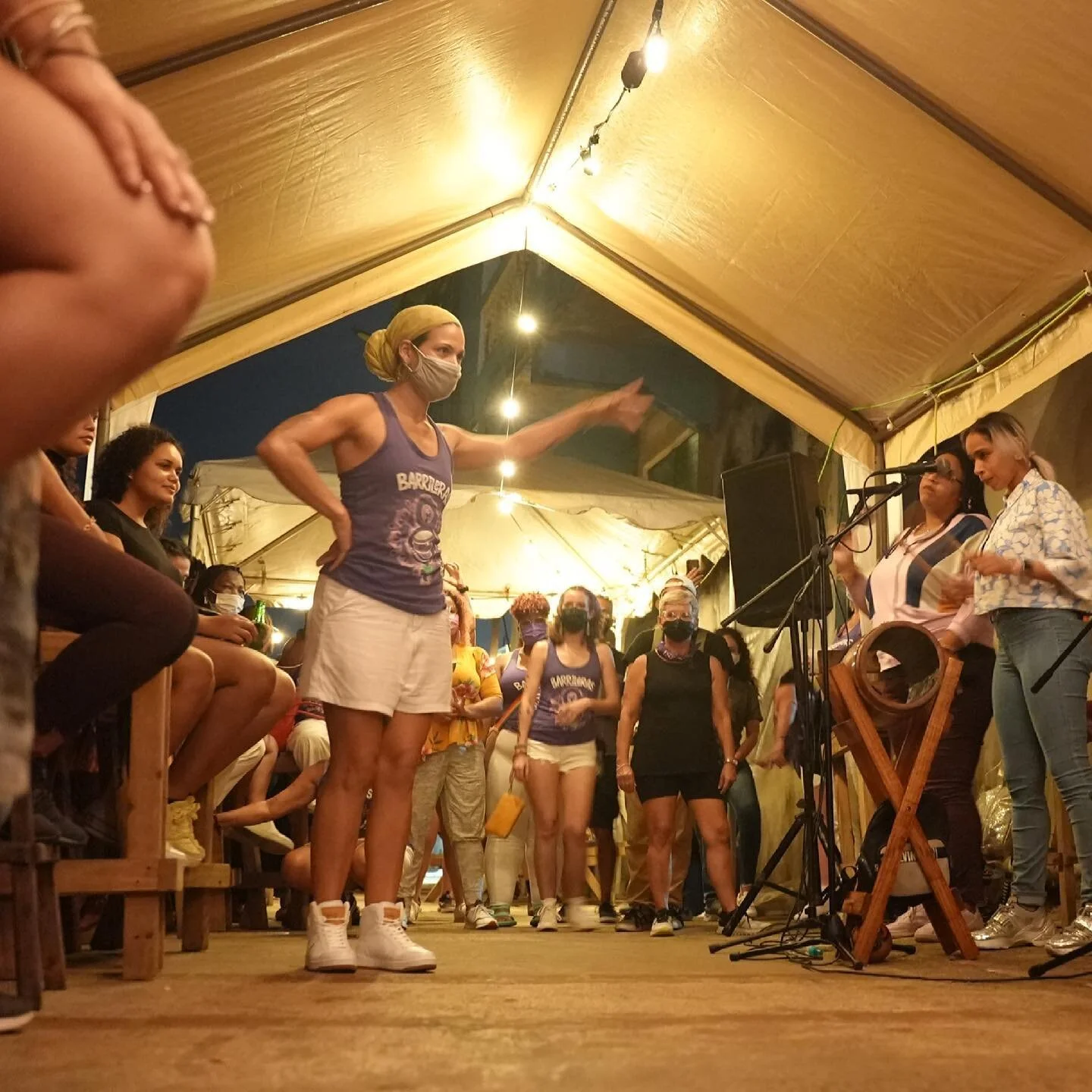 D&Iacute;A INTERNACIONAL DE LA MUJER 💜Les&nbsp;#barrilerasdel8m&nbsp;decimos PRESENTE!!! #bombapuertorrique&ntilde;a&nbsp;#bombafeminista&nbsp;#8m

@amaurofebres&nbsp;@marielaflamenka&nbsp;@chamirbonano&nbsp;@anto_rodz_&nbsp;@mayeyen @pasitoapasitolp 

#laperla&nbsp;#diainternacionaldelamujer&nbsp;#viejosanjuan&nbsp;#puertorico&nbsp;#barrileras&nbsp;#bombapuertorrique&ntilde;a&nbsp;#elmalecon #defendpr 📸 @fistuptv @fantauzzi_brothers