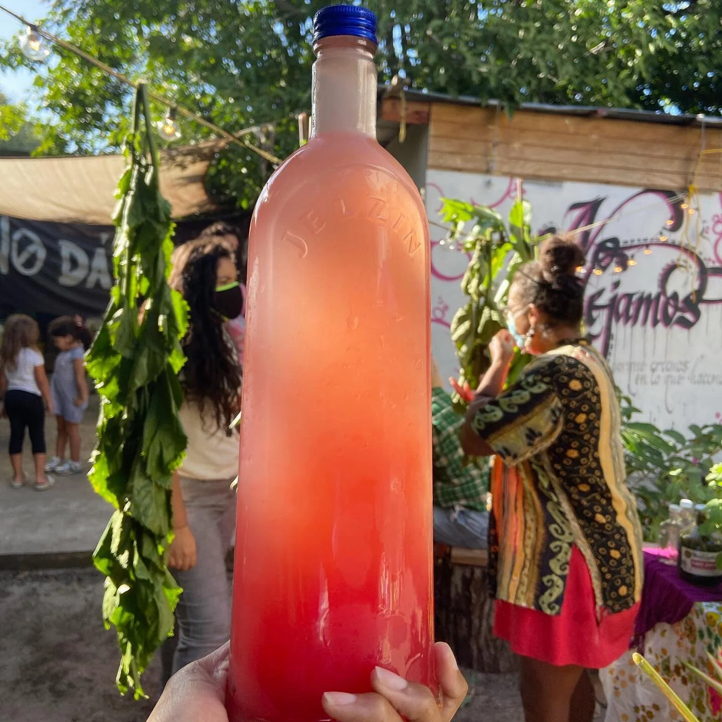 Support @elhangarensanturce Cuir Community Market. IT&rsquo;S BACK ✨#ElHangar en #Santurce reopens and welcomes you home. Honoring firstly our diversities and needs, declaring that through self-management we generate sustenance, radical, fair and solidarity economies, as well as the accompaniment and visibility of our arts and projects, always starting from our Cuir, Trans, Non-Binary intersections , Negres and / or Migrants.

SEE YOU AT THE NEXT ONE! Natural juice by @boriken889 earrings by @polisbylis