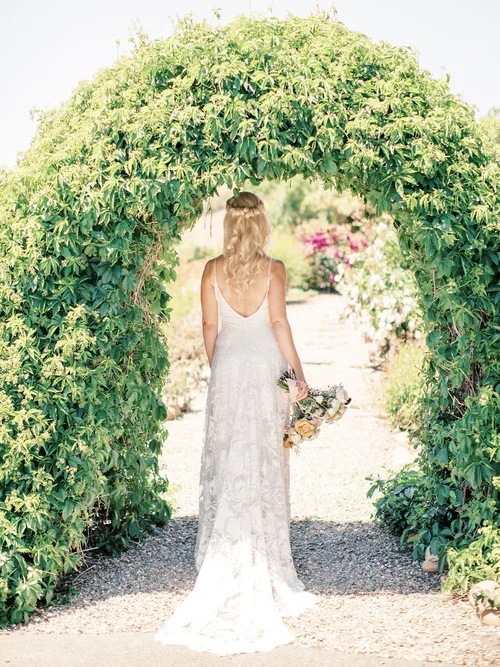 How to Choose Wedding Flowers That Feel Like You