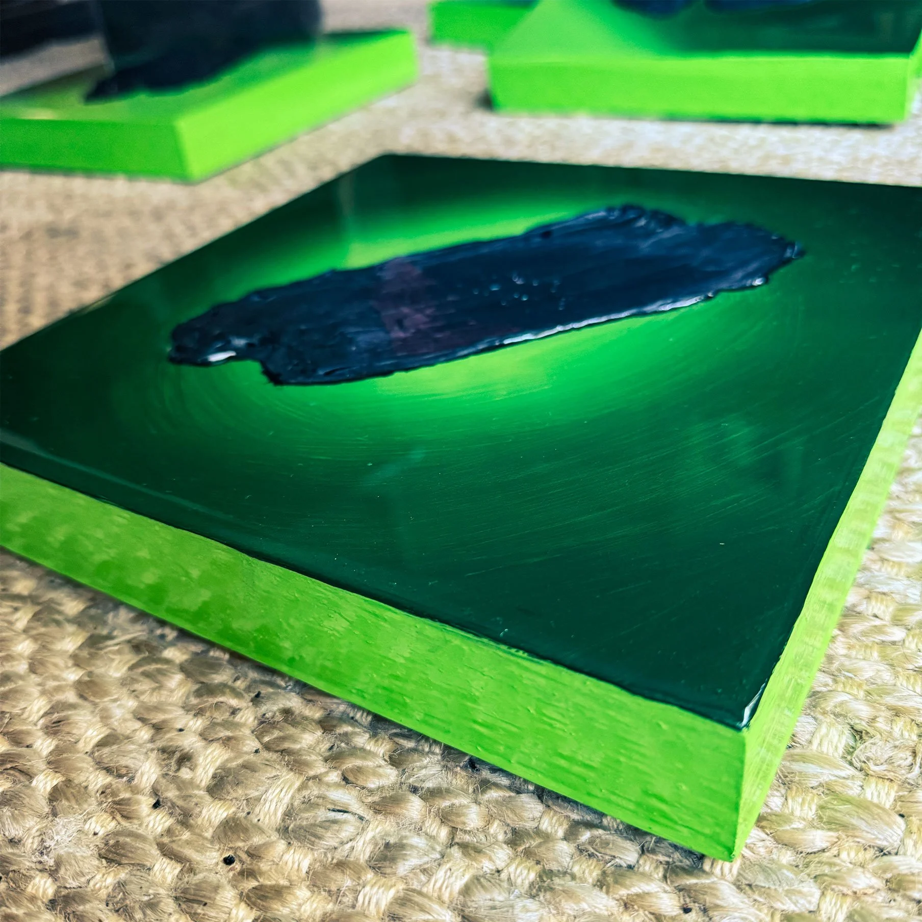 green-glossy-44.jpg