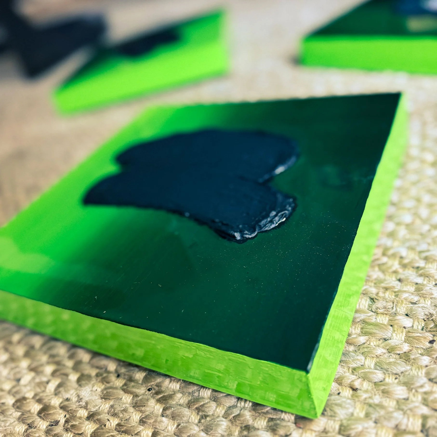 green-glossy-11.jpg