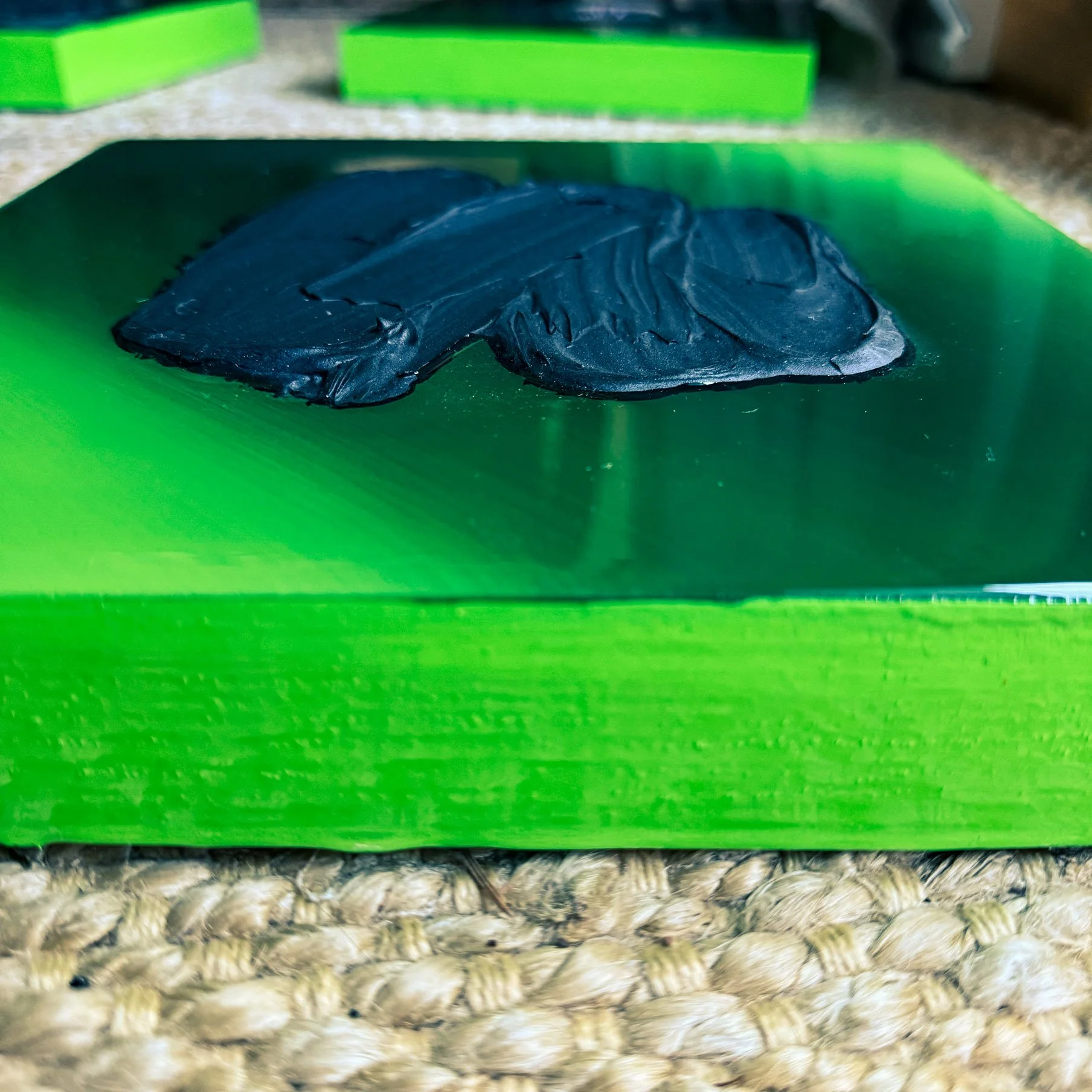 green-glossy-22.jpg