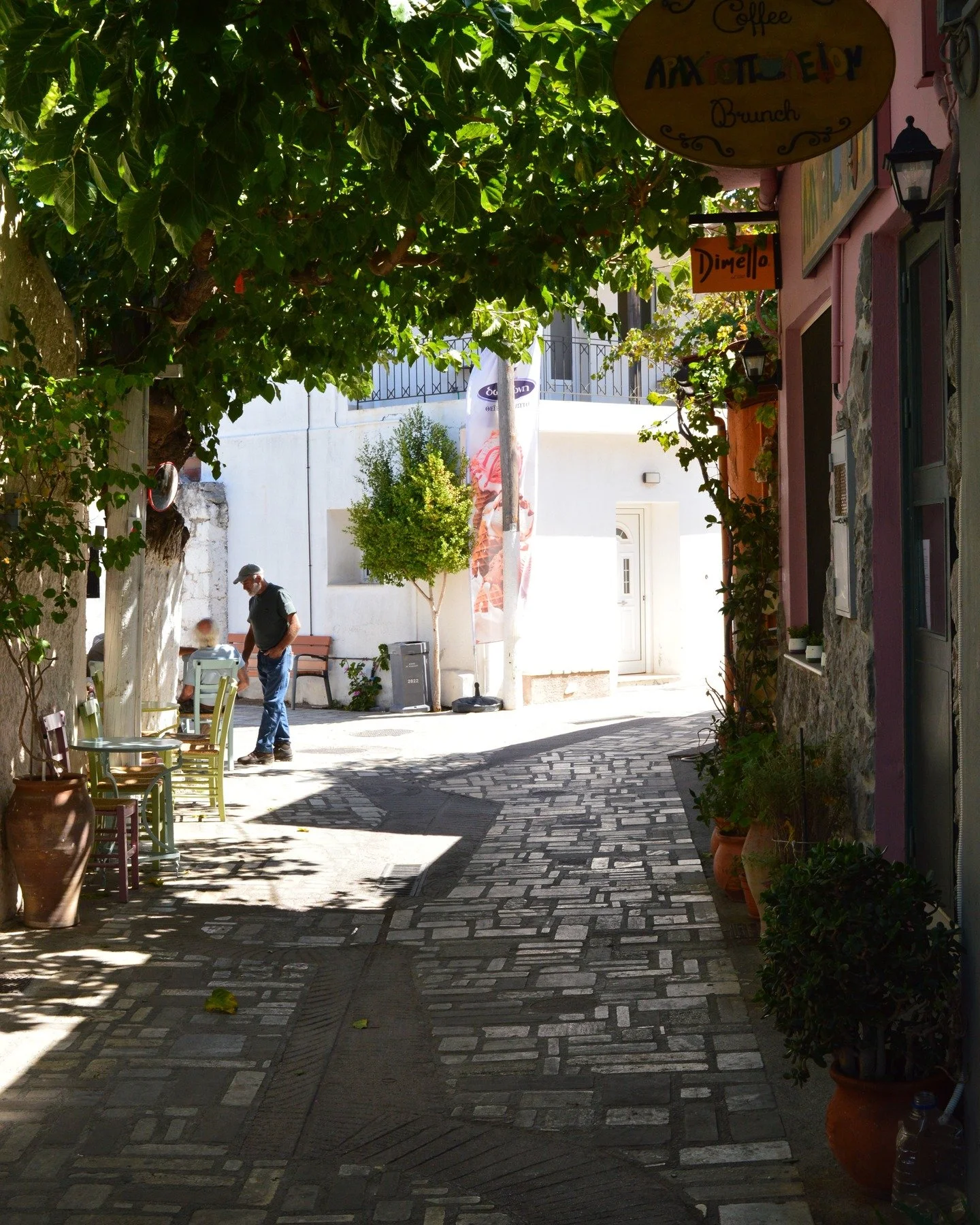 π‘ Kroustas Village, Crete π‘
Perched on the slopes above Agios Nikolaos, Kroustas is a traditional mountain village that offers breathtaking views over Mirabello Bay and the Lassithi mountains. π
Kroustas is not only about its beauty — it ca
