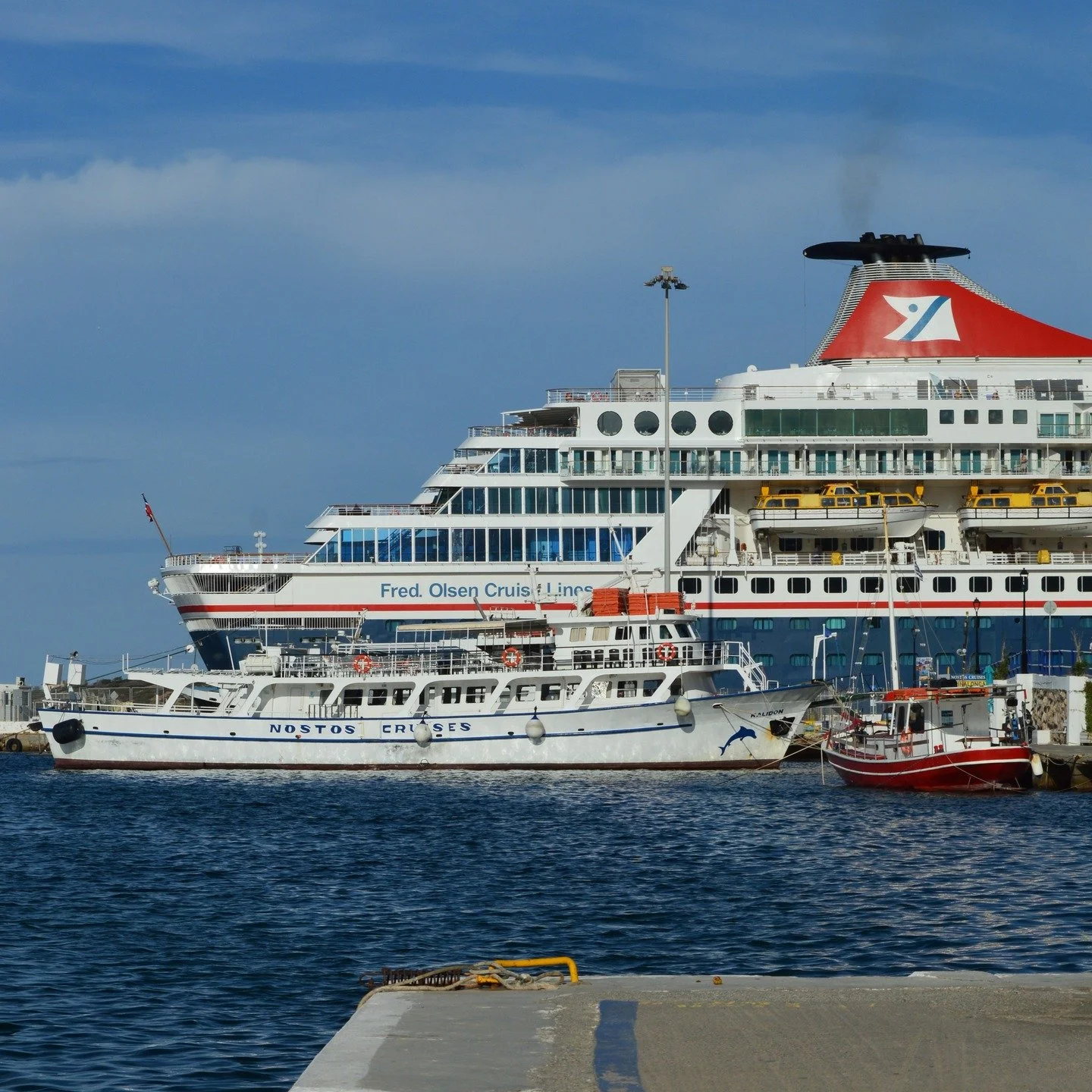 βπ Port of Agios Nikolaos – The Beating Heart of the Town 
Welcoming Fred. Olsen Cruise Lines to the port of Agios Nikolaos, where life flows as gently as the sea itself. From here, cruise ships dock with visitors from all over the world, whi