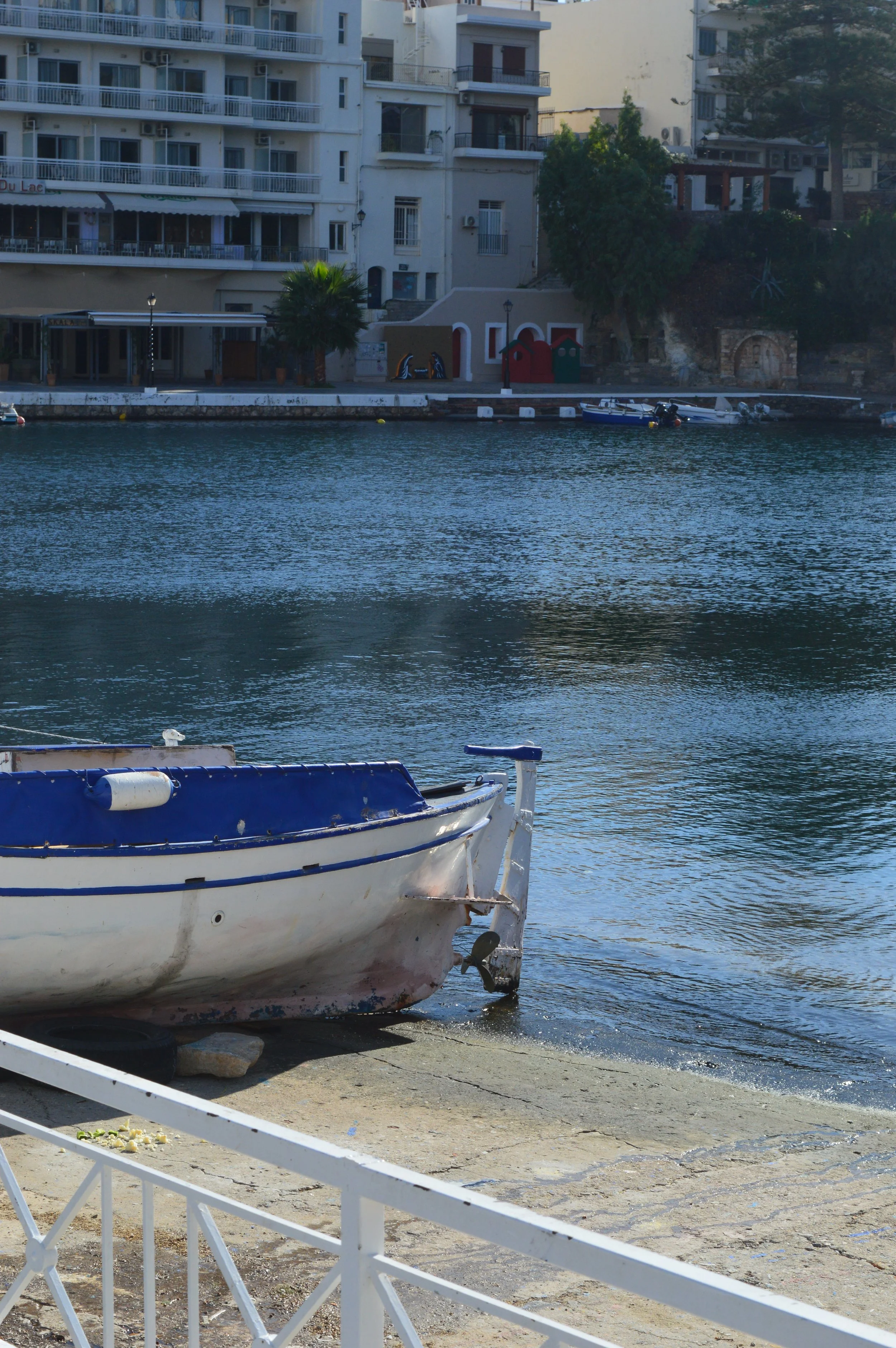 Lake Voulismeni Agios Nikolaos - private shopping and beach tour
